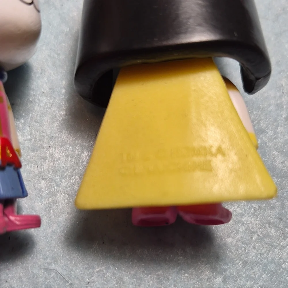 Ryan's world Lot Of 2 Mini Plastic Figures Girl and Cat